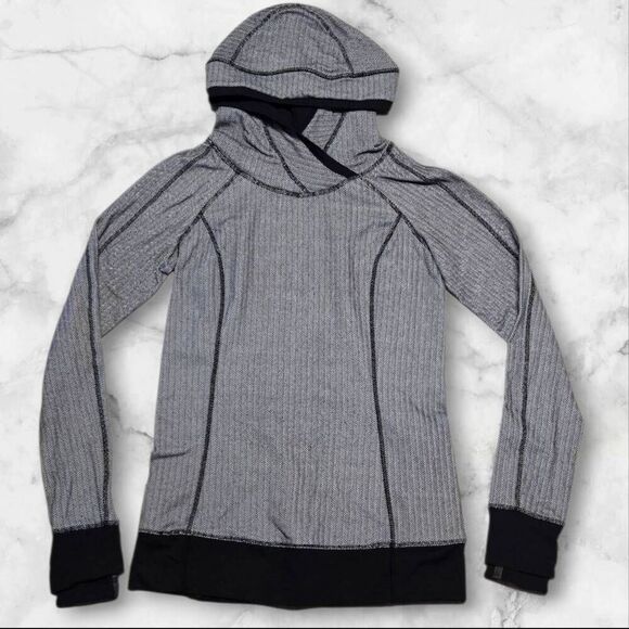 Lululemon Think Fast Hoodie Gray & Black Size 6 - Picture 1 of 3